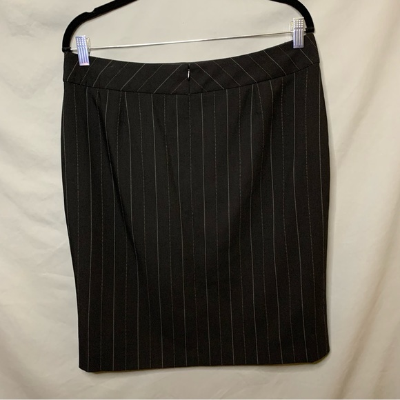 Escada black pinstripe pencil skirt large - Picture 6 of 9